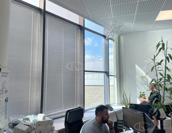 Горизонтальные алюминиевые жалюзи